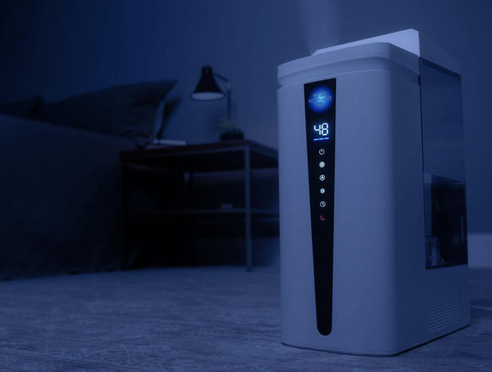 Misitic 6 in a dark bedroom with night mode activated.