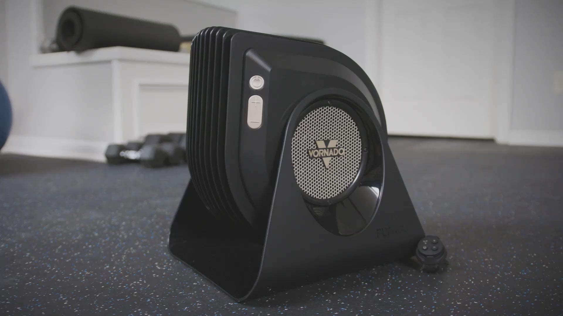 Video showing the feature images of the Vornado Fly Max whole room air circulator