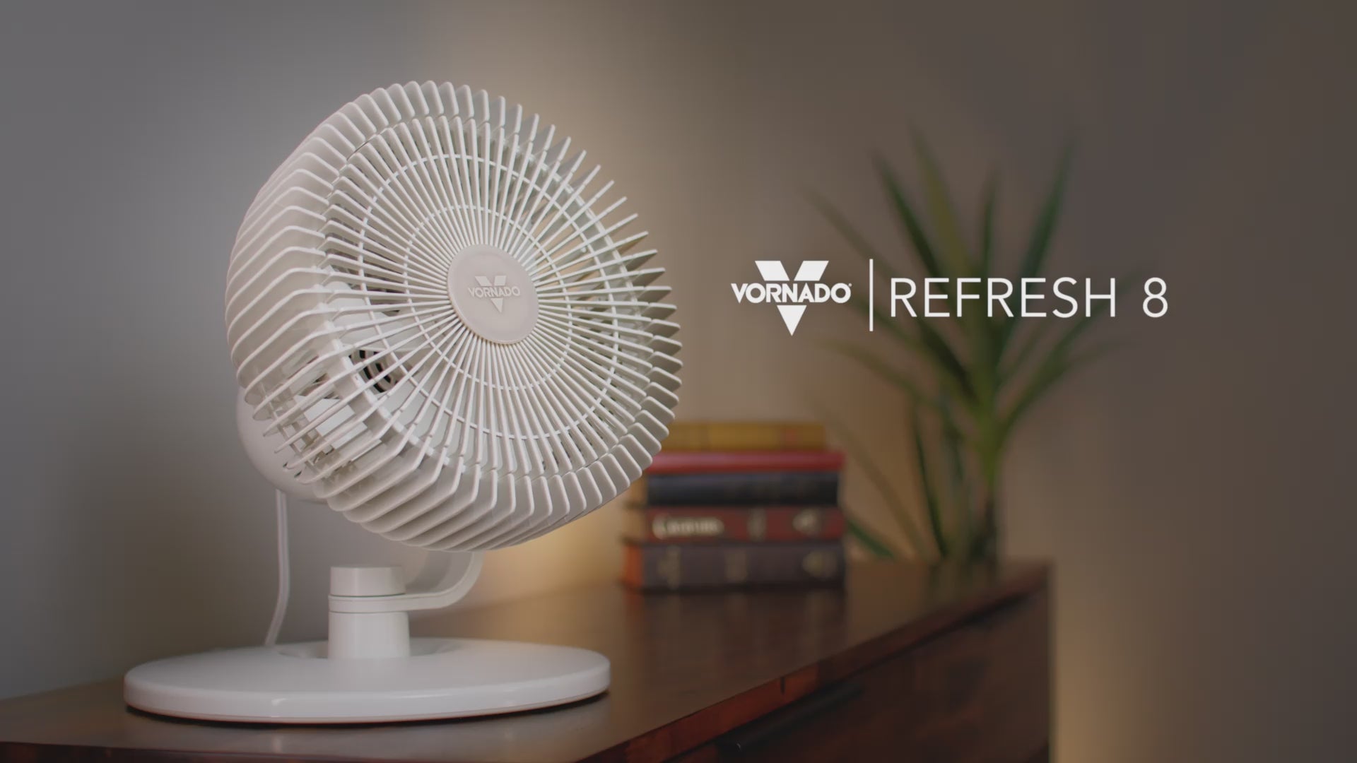 Video showing the product features for the Vornado Refresh 8 medium fan