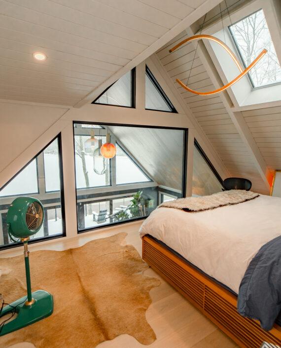 VFAN Sr Pedestal Green in a lofted bedroom in an A-frame cabin